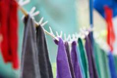 drying your clothes on the road